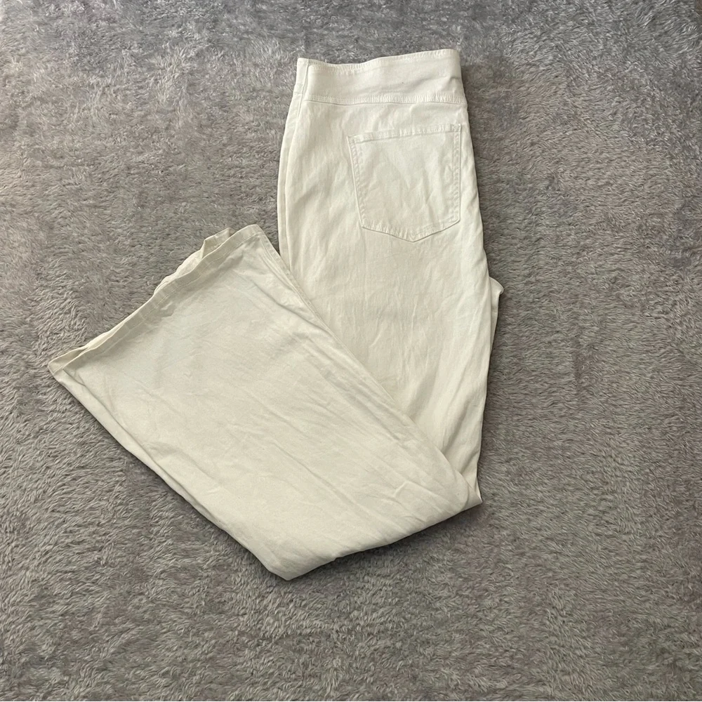• Title: True Craft White High-Rise Flare Pull-On Jeans - Plus Size 1X - Picture 4 of 7